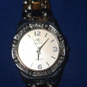 GREALY Silver Tone Quartz Watch Unisex Style.